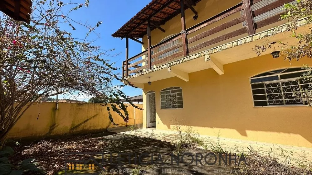 Casa à venda com 2 quartos, 118m² - Foto 2