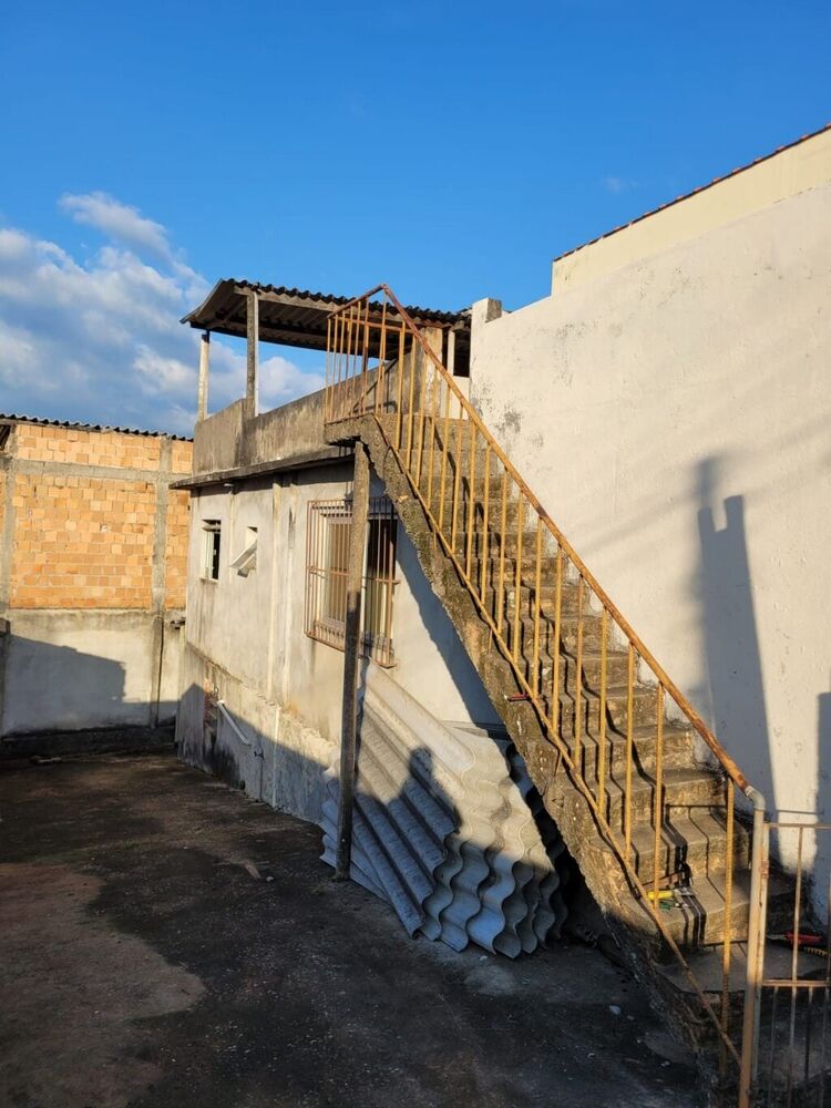 Casa à venda com 2 quartos, 210m² - Foto 3