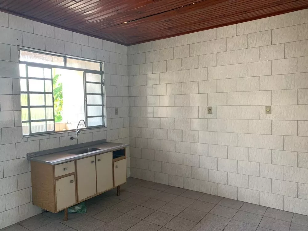 Casa para alugar com 3 quartos, 86m² - Foto 2