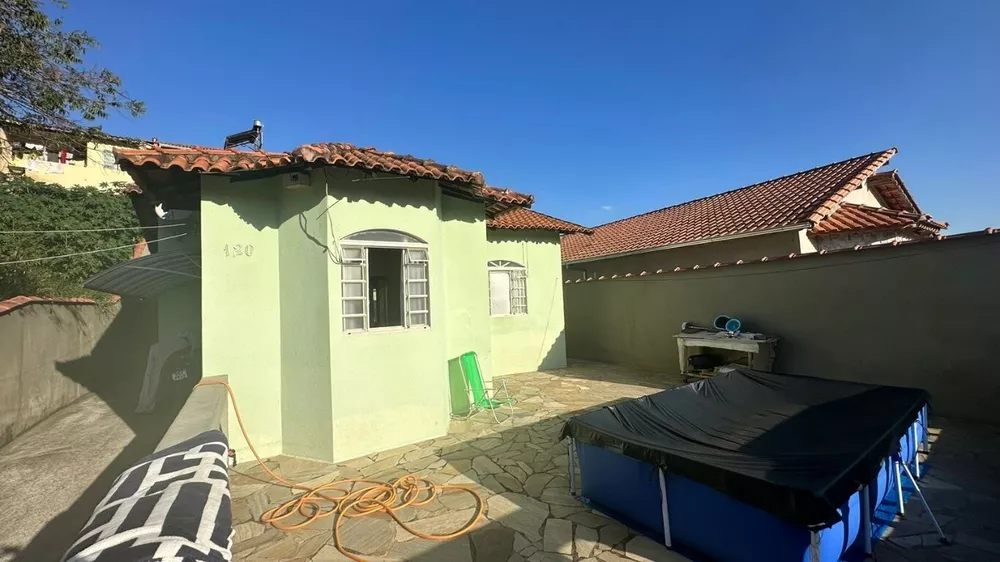 Casa à venda com 3 quartos, 69m² - Foto 1