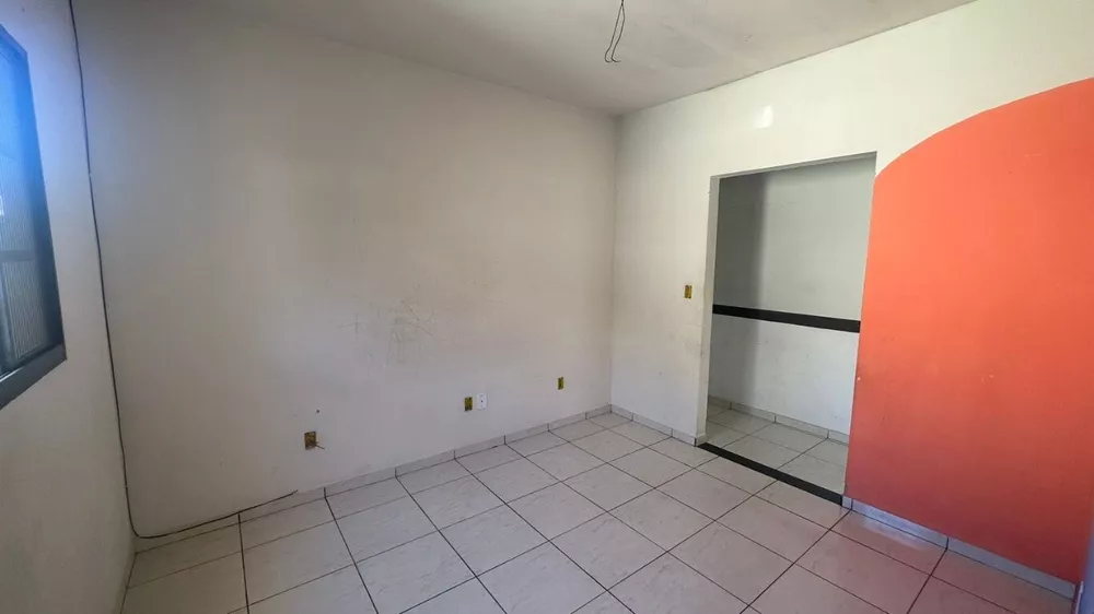 Casa à venda com 4 quartos, 150m² - Foto 2