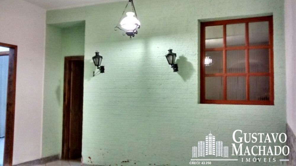 Casa à venda com 2 quartos, 110m² - Foto 1