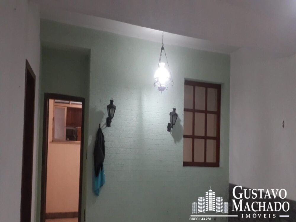 Casa à venda com 2 quartos, 110m² - Foto 2