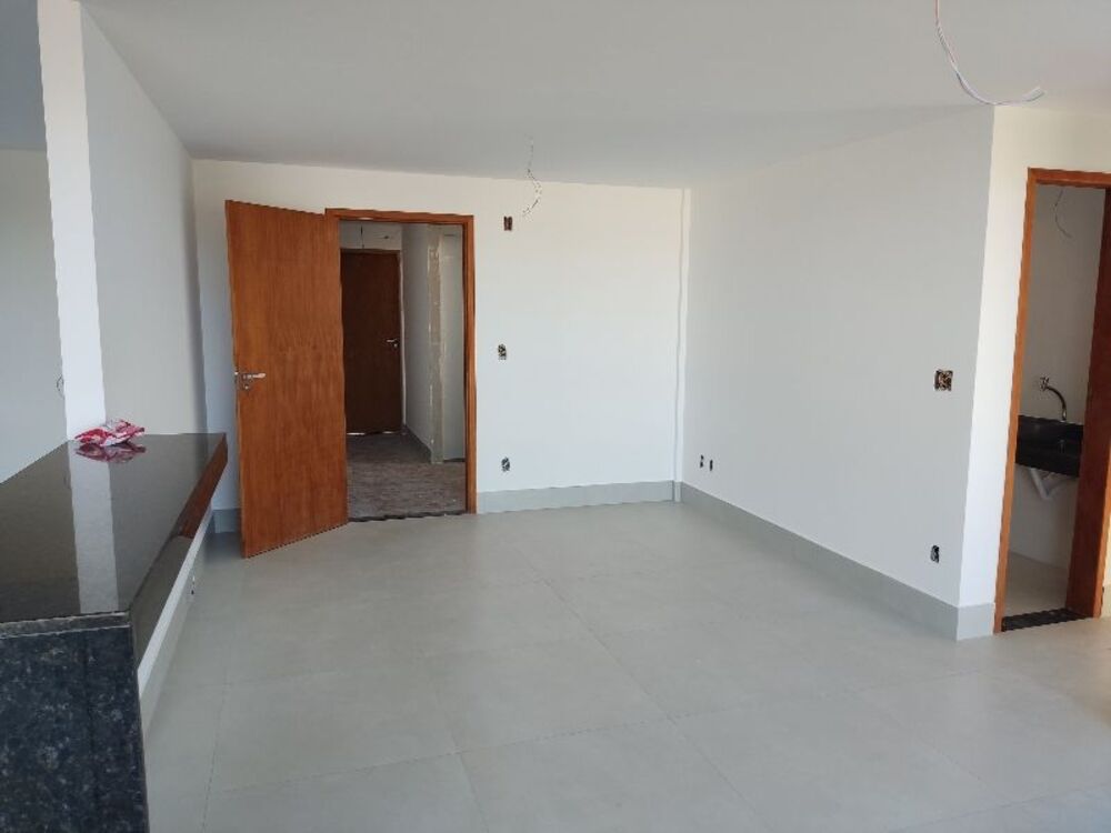 Apartamento à venda com 3 quartos, 94m² - Foto 1