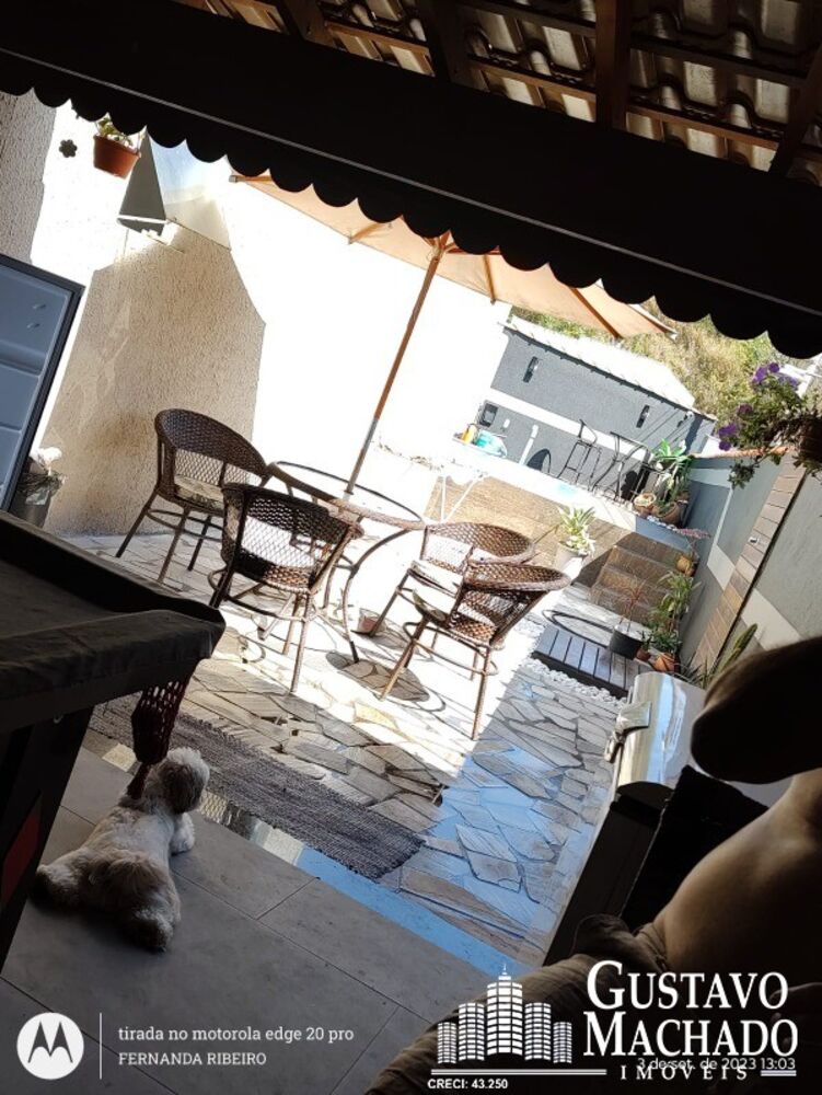 Casa à venda com 3 quartos, 150m² - Foto 2