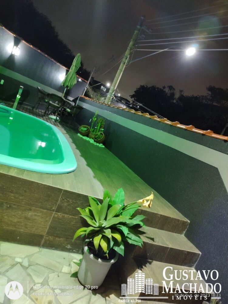 Casa à venda com 3 quartos, 150m² - Foto 1