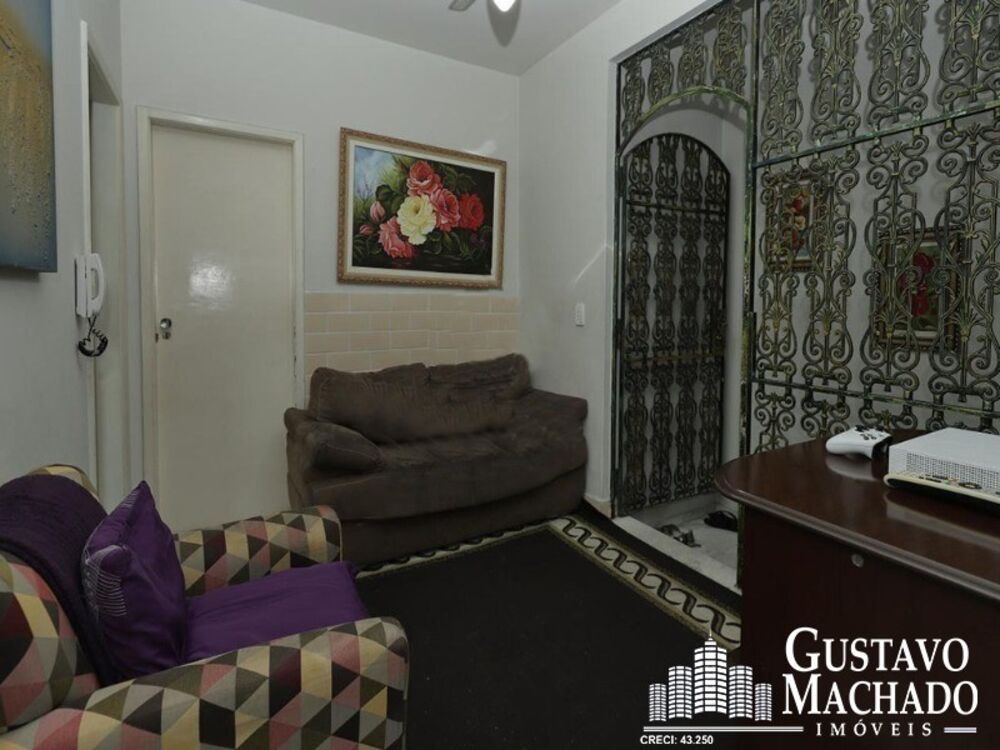 Casa à venda com 5 quartos, 210m² - Foto 2