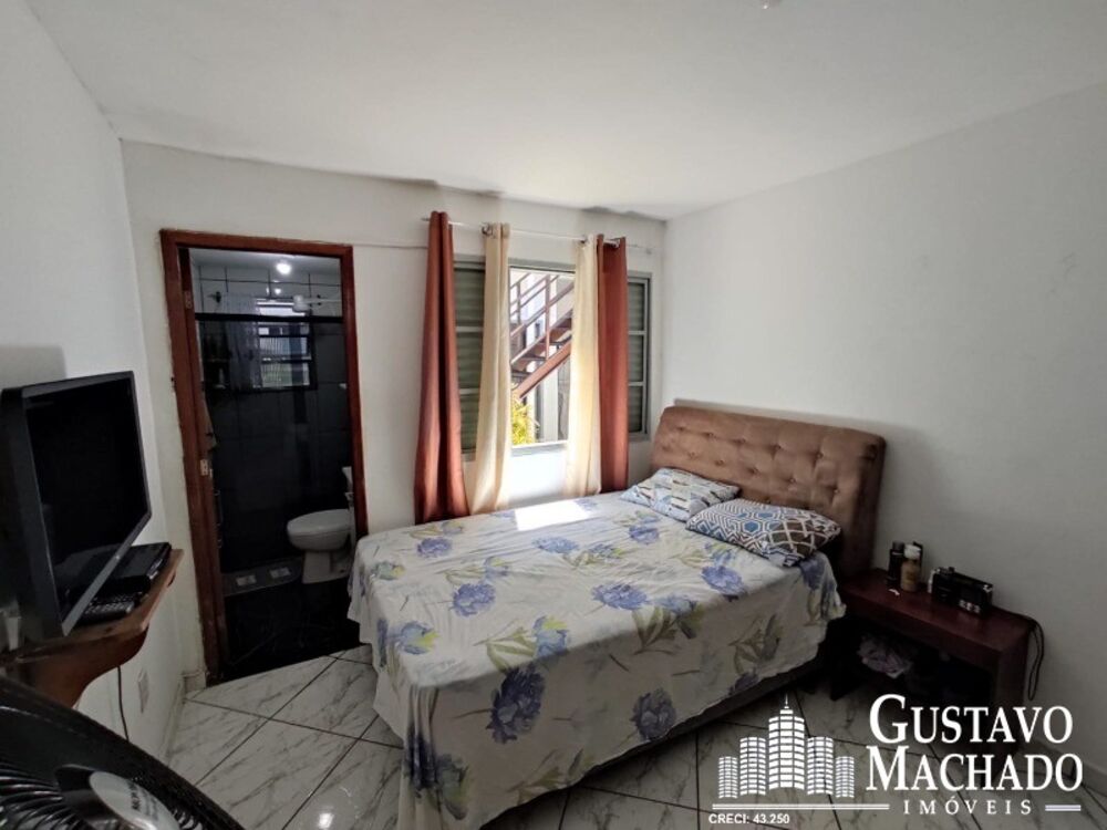 Casa à venda com 3 quartos, 172m² - Foto 1