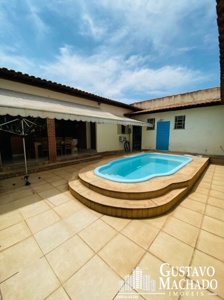 Casa à venda com 4 quartos, 190m² - Foto 1