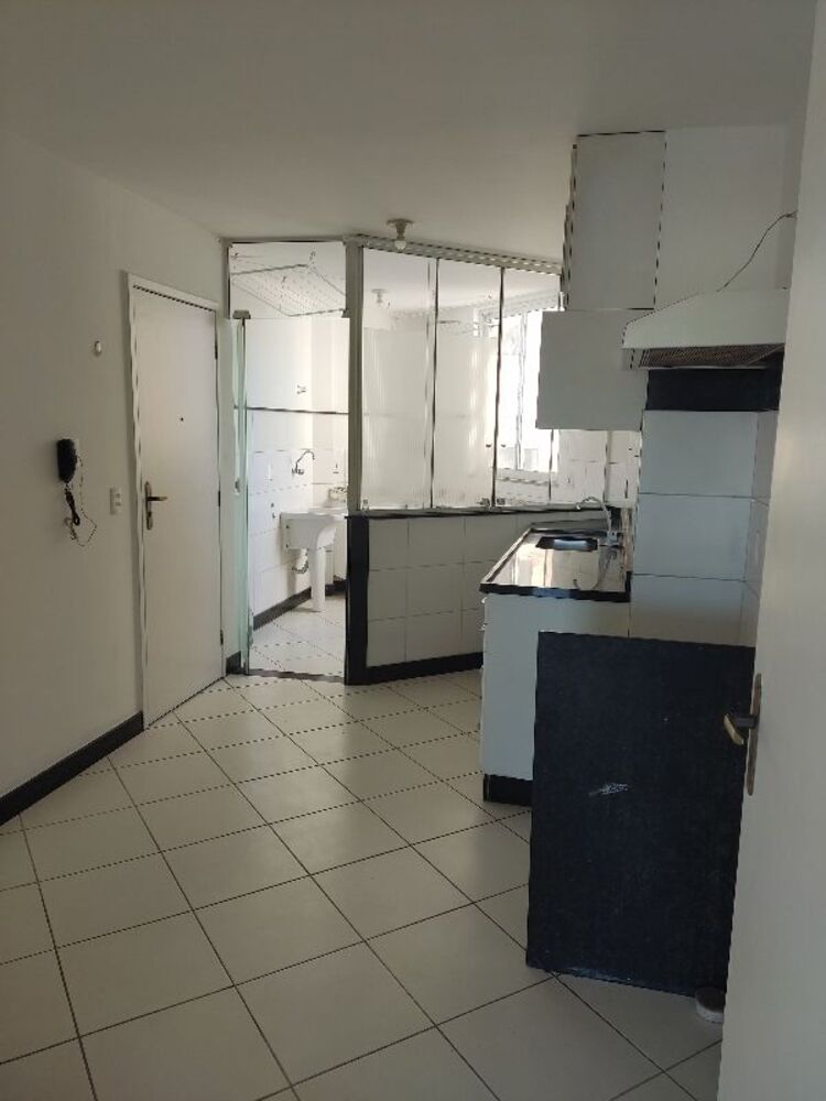 Apartamento à venda com 3 quartos, 98m² - Foto 3