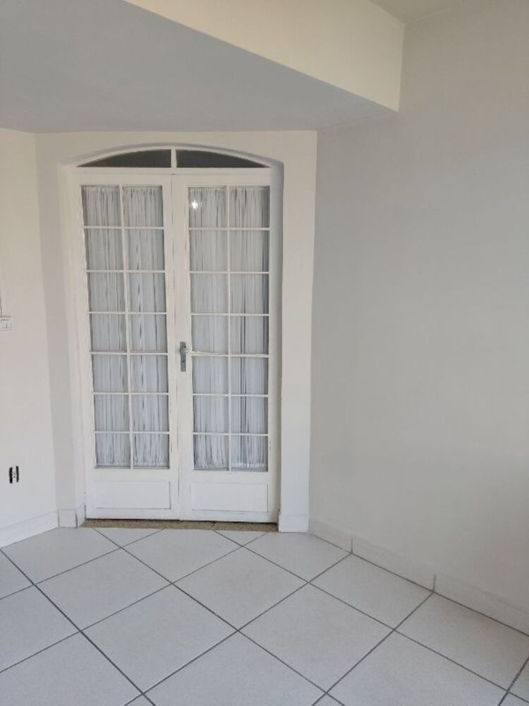 Casa à venda com 2 quartos, 107m² - Foto 3