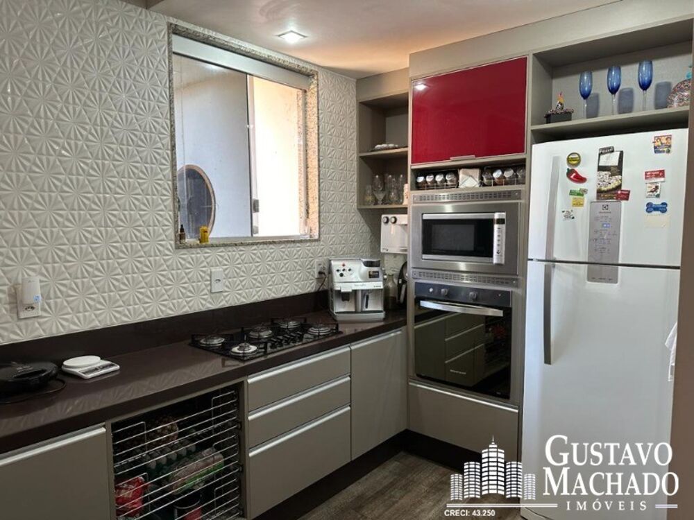Casa à venda com 5 quartos, 380m² - Foto 3
