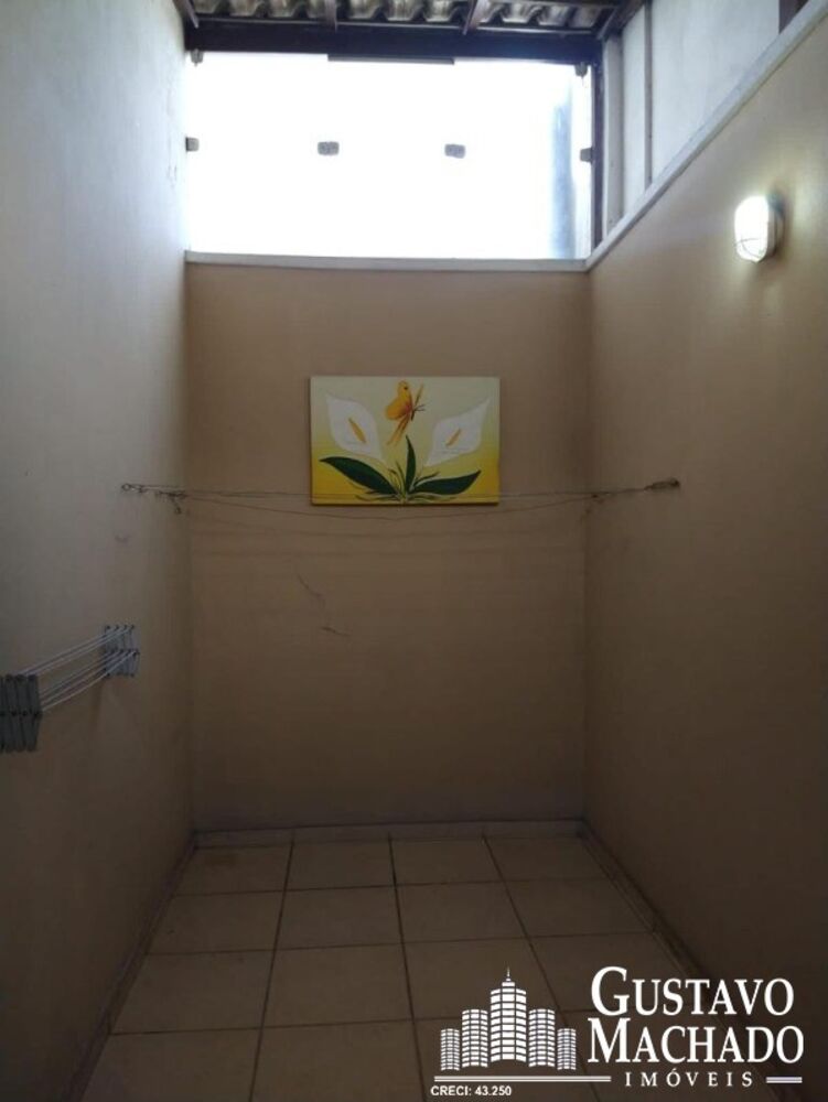Casa à venda com 2 quartos, 60m² - Foto 5