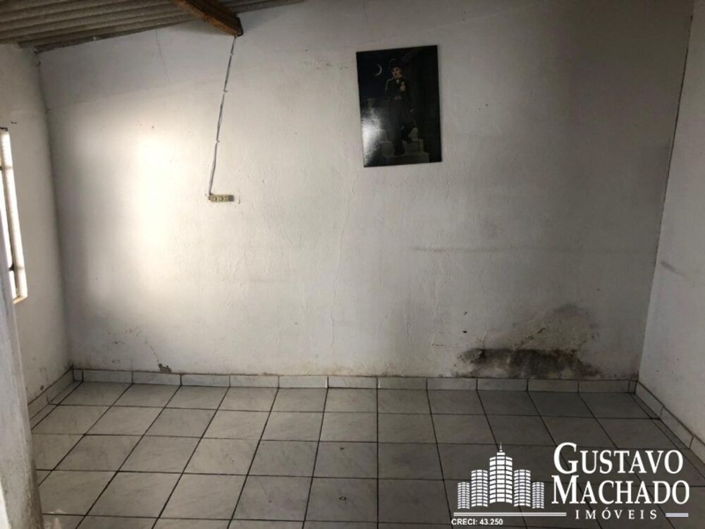 Casa à venda com 2 quartos, 70m² - Foto 3