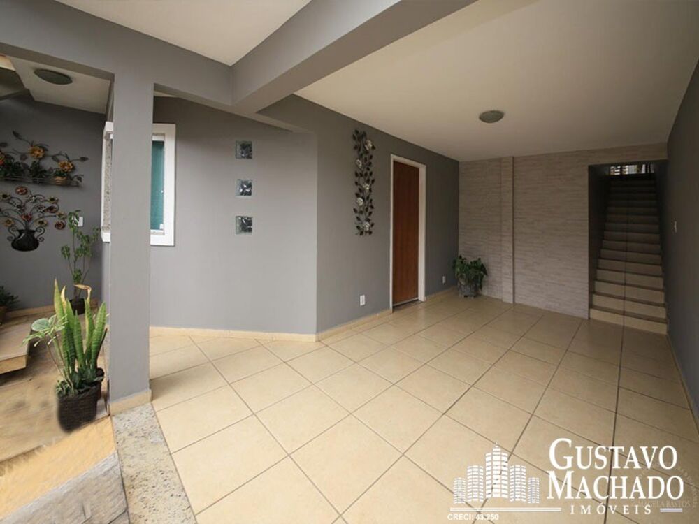Casa à venda com 3 quartos, 136m² - Foto 1