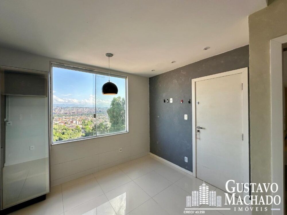 Casa à venda com 3 quartos, 150m² - Foto 1