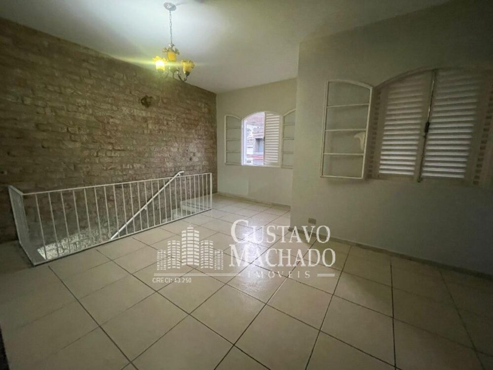 Casa à venda com 4 quartos, 130m² - Foto 1