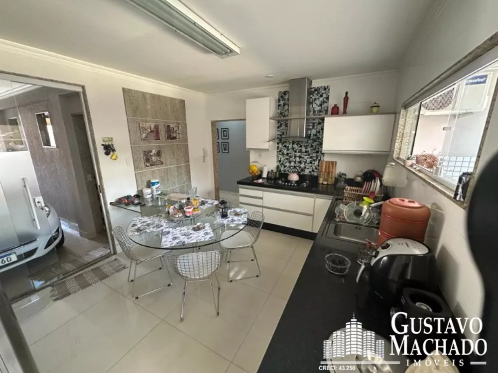 Casa, 4 quartos, 250 m² - Foto 9