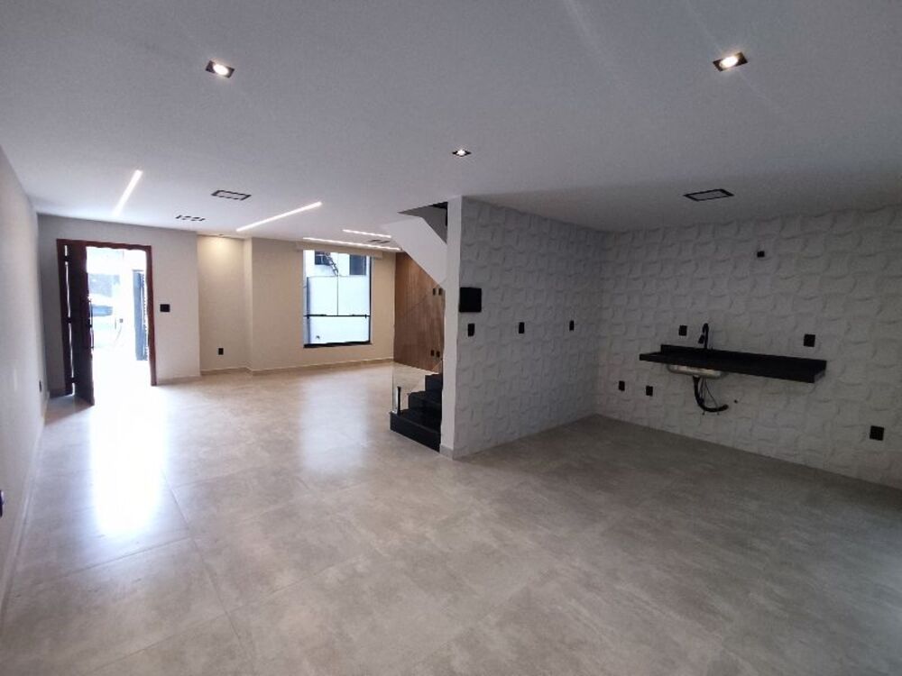 Casa à venda com 3 quartos - Foto 1