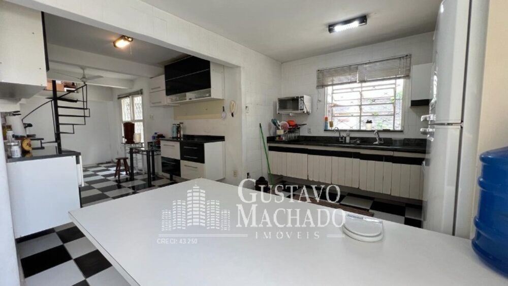 Casa à venda com 3 quartos, 600m² - Foto 6