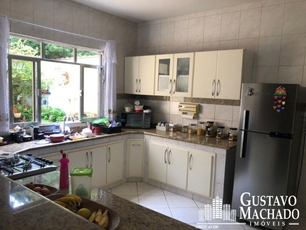 Casa à venda com 3 quartos, 214m² - Foto 5