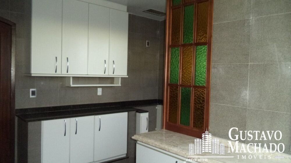 Apartamento à venda com 4 quartos, 227m² - Foto 2