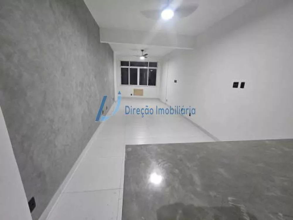 Apartamento à venda com 1 quarto, 60m² - Foto 2