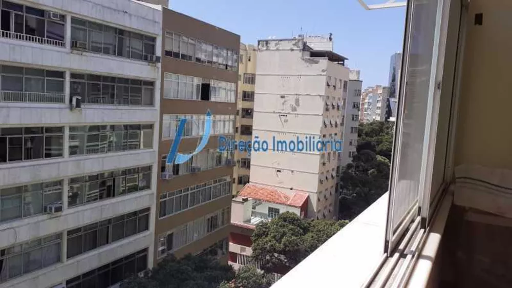 Apartamento à venda com 4 quartos, 180m² - Foto 2