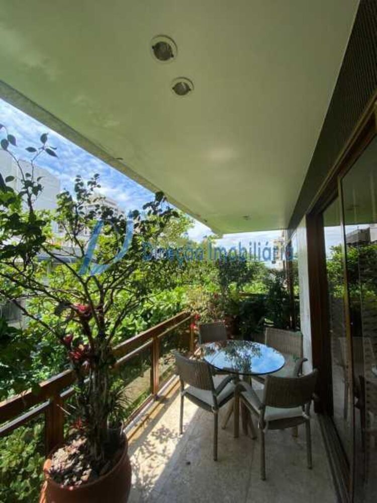 Apartamento à venda com 4 quartos, 260m² - Foto 2