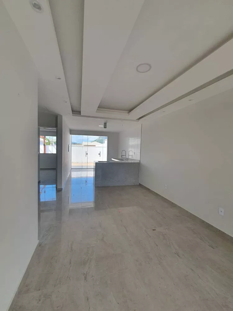 Casa à venda com 3 quartos, 107m² - Foto 3