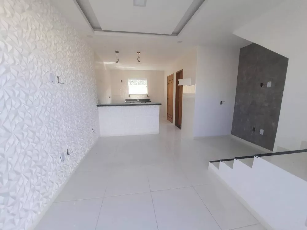 Casa à venda com 2 quartos, 66m² - Foto 2