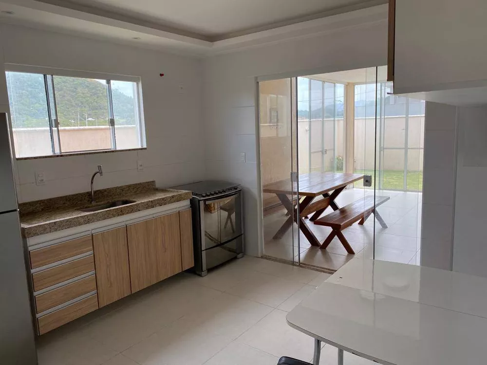 Casa à venda com 3 quartos, 140m² - Foto 4