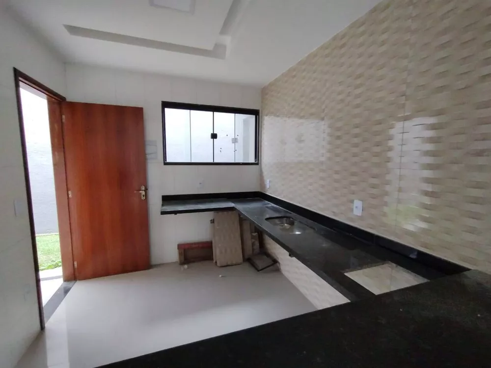 Casa à venda com 3 quartos, 108m² - Foto 4