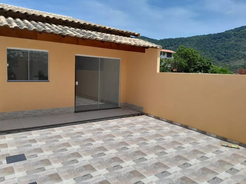 Casa à venda com 2 quartos, 240m² - Foto 2