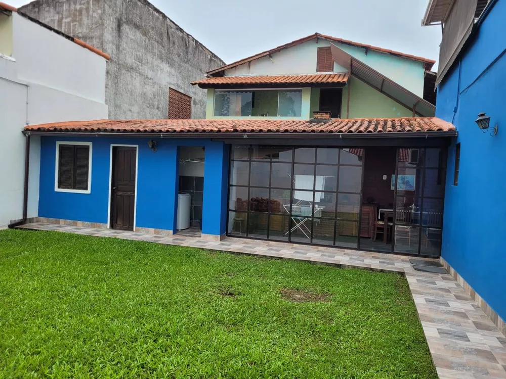 Casa à venda com 5 quartos, 220m² - Foto 4