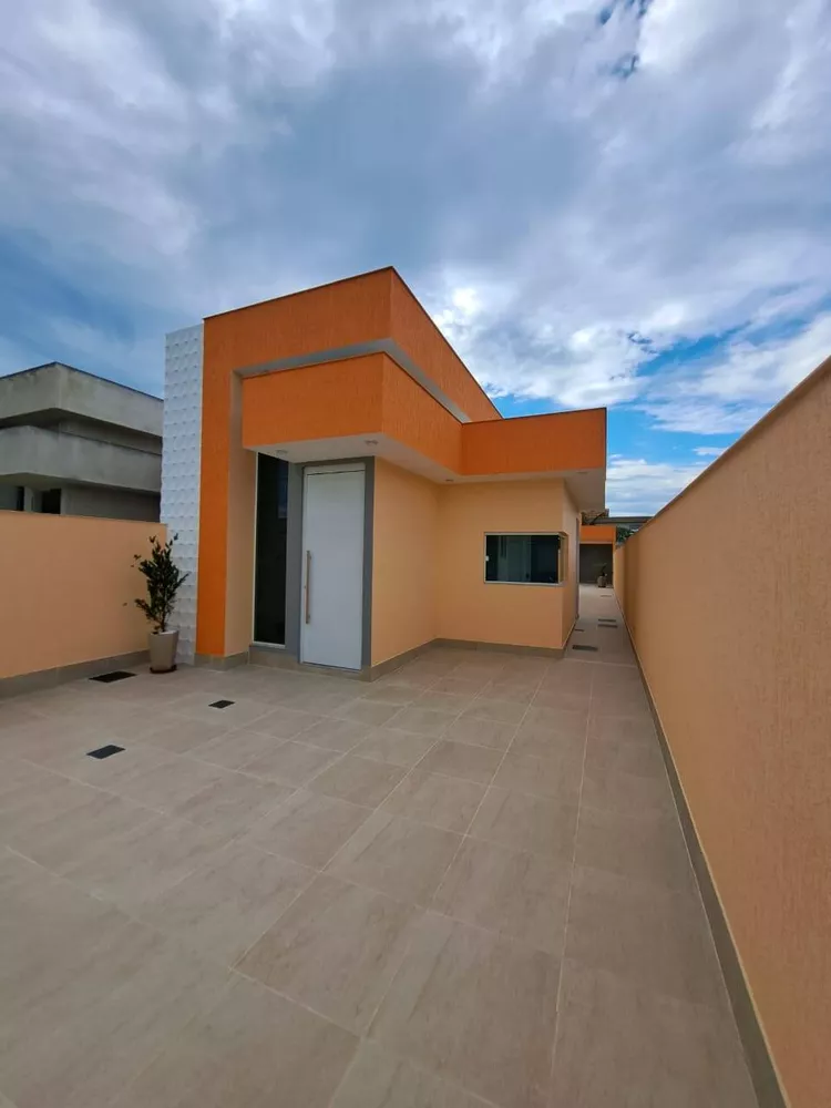 Casa à venda com 3 quartos, 240m² - Foto 1