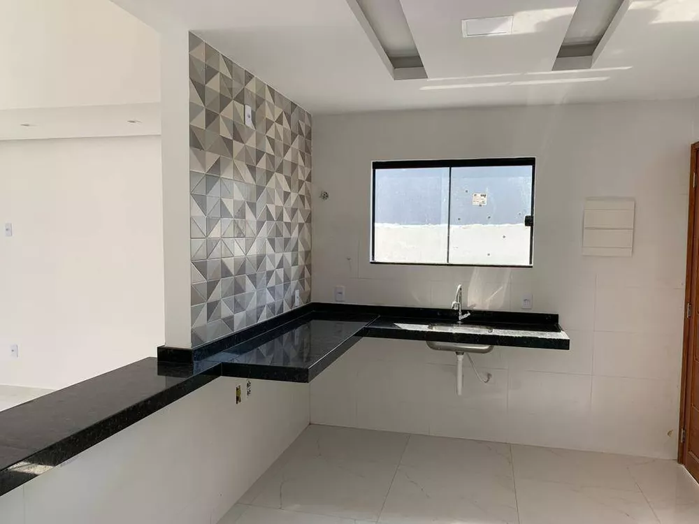 Casa à venda com 3 quartos, 240m² - Foto 3