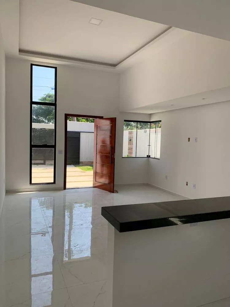 Casa à venda com 3 quartos, 240m² - Foto 4