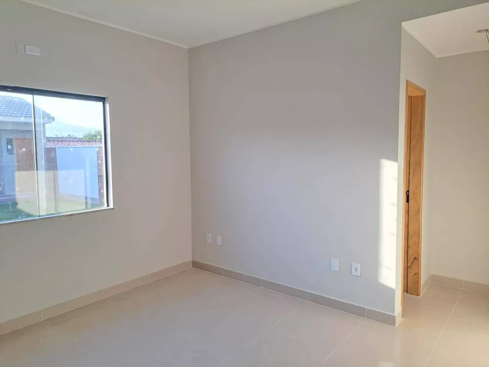 Casa à venda com 3 quartos, 266m² - Foto 4