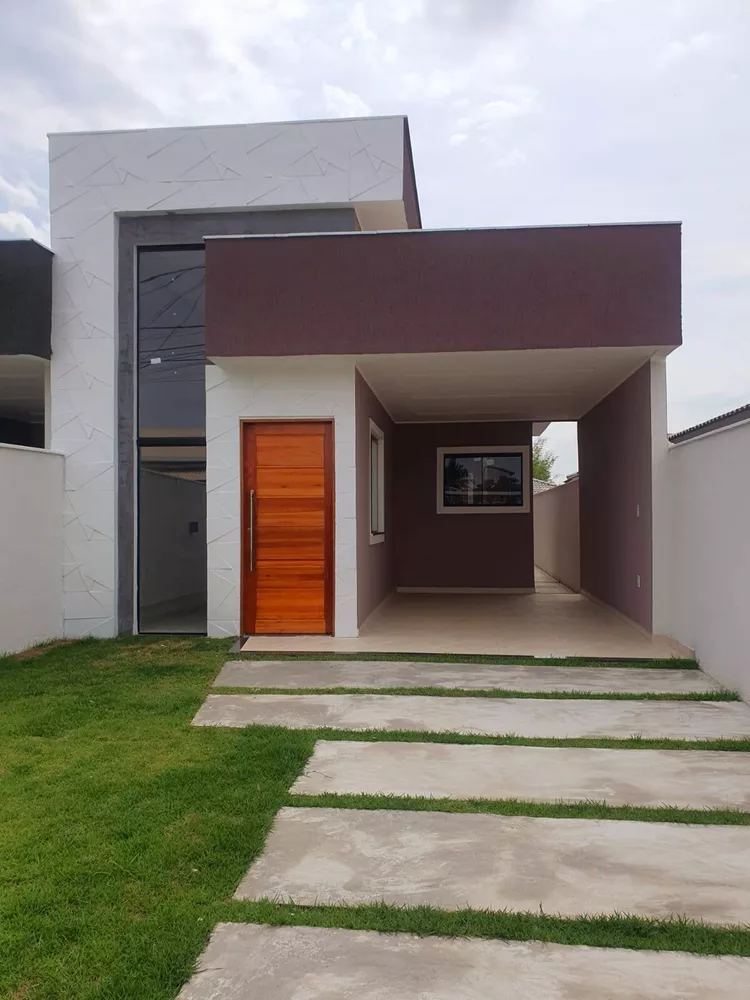 Casa à venda com 3 quartos, 113m² - Foto 1