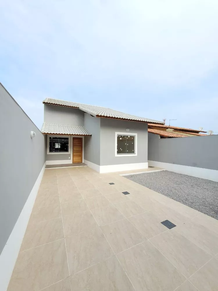 Casa à venda com 3 quartos, 90m² - Foto 1