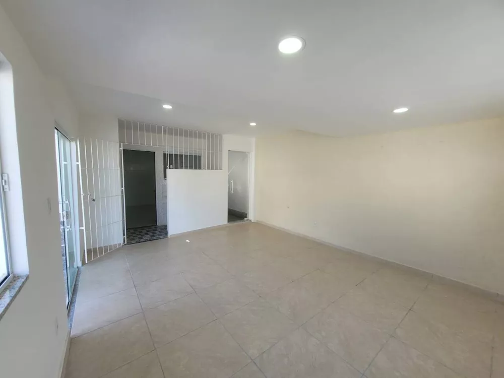 Casa à venda com 2 quartos, 360m² - Foto 4