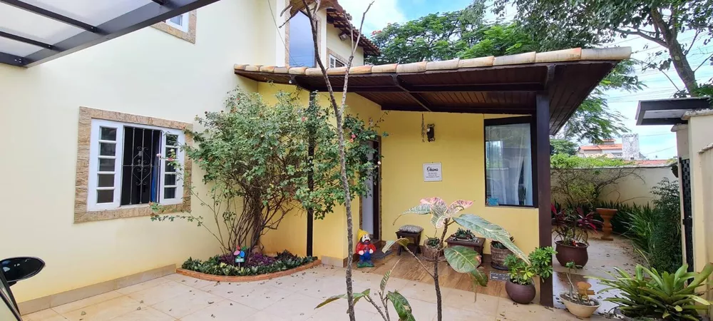 Casa à venda com 3 quartos, 150m² - Foto 1