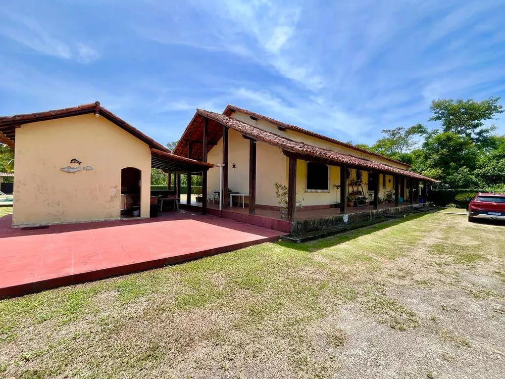 Fazenda à venda com 4 quartos, 900m² - Foto 1