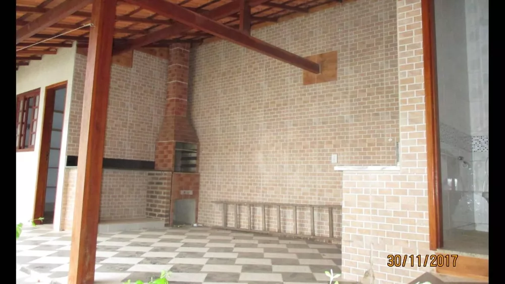 Casa à venda com 3 quartos, 300m² - Foto 2