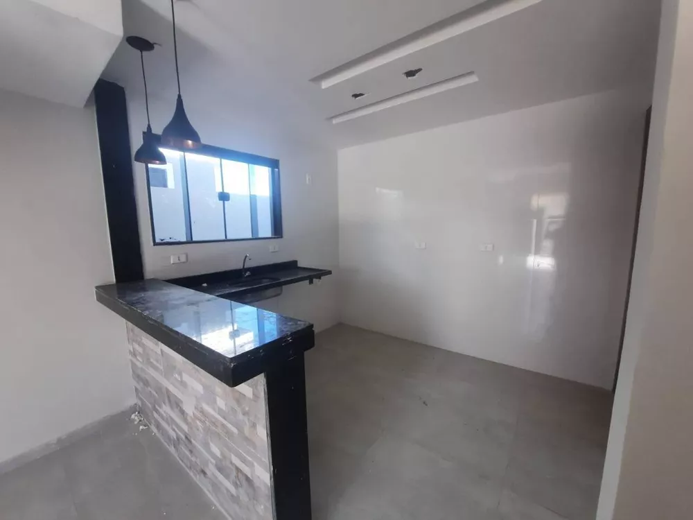 Casa à venda com 2 quartos, 69m² - Foto 3