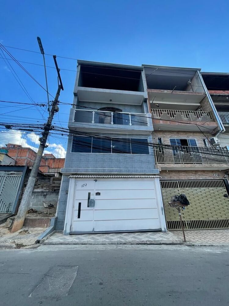 Casa à venda com 3 quartos, 100m² - Foto 1