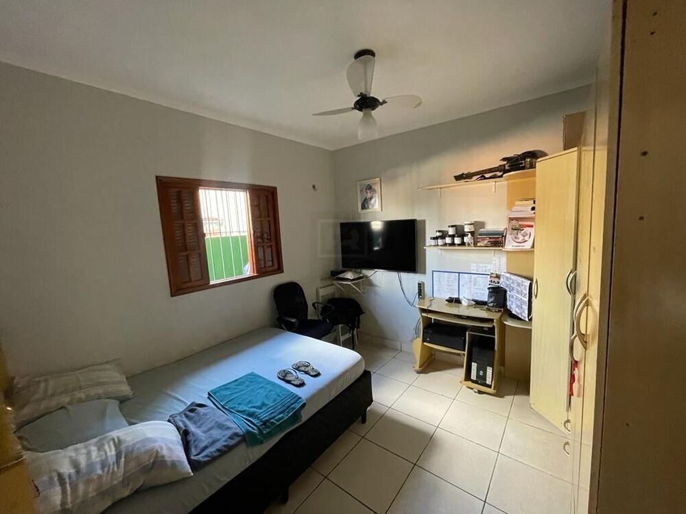 Casa à venda com 3 quartos, 100m² - Foto 3