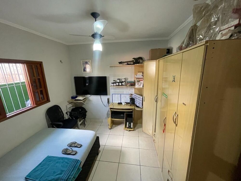 Casa à venda com 3 quartos, 100m² - Foto 4