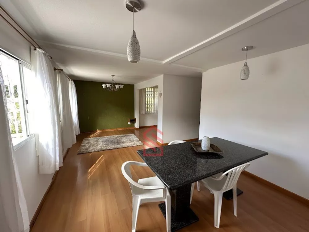 Casa à venda com 4 quartos, 150m² - Foto 2